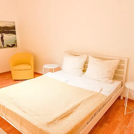 New In 3 Bedrooms And Spacious Apartment Bern