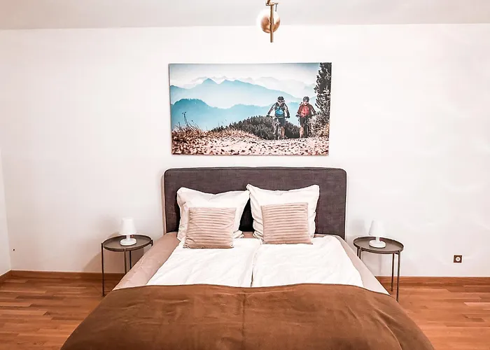 New In 3 Bedrooms And Spacious ベルン