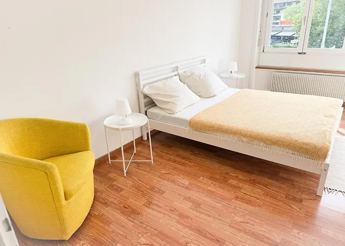 Lägenhet New In 3 Bedrooms And Spacious